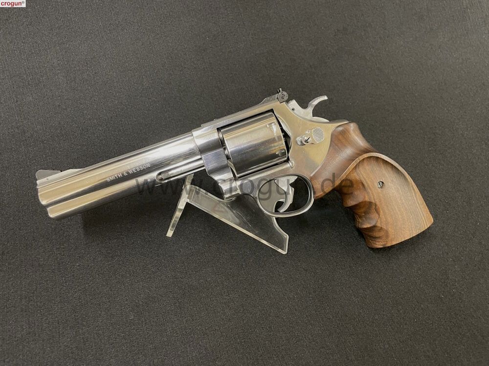 Smith & Wesson	 629-2