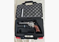 Piękny małokalibrowy rewolwer Single Action RUGER Single-Ten
