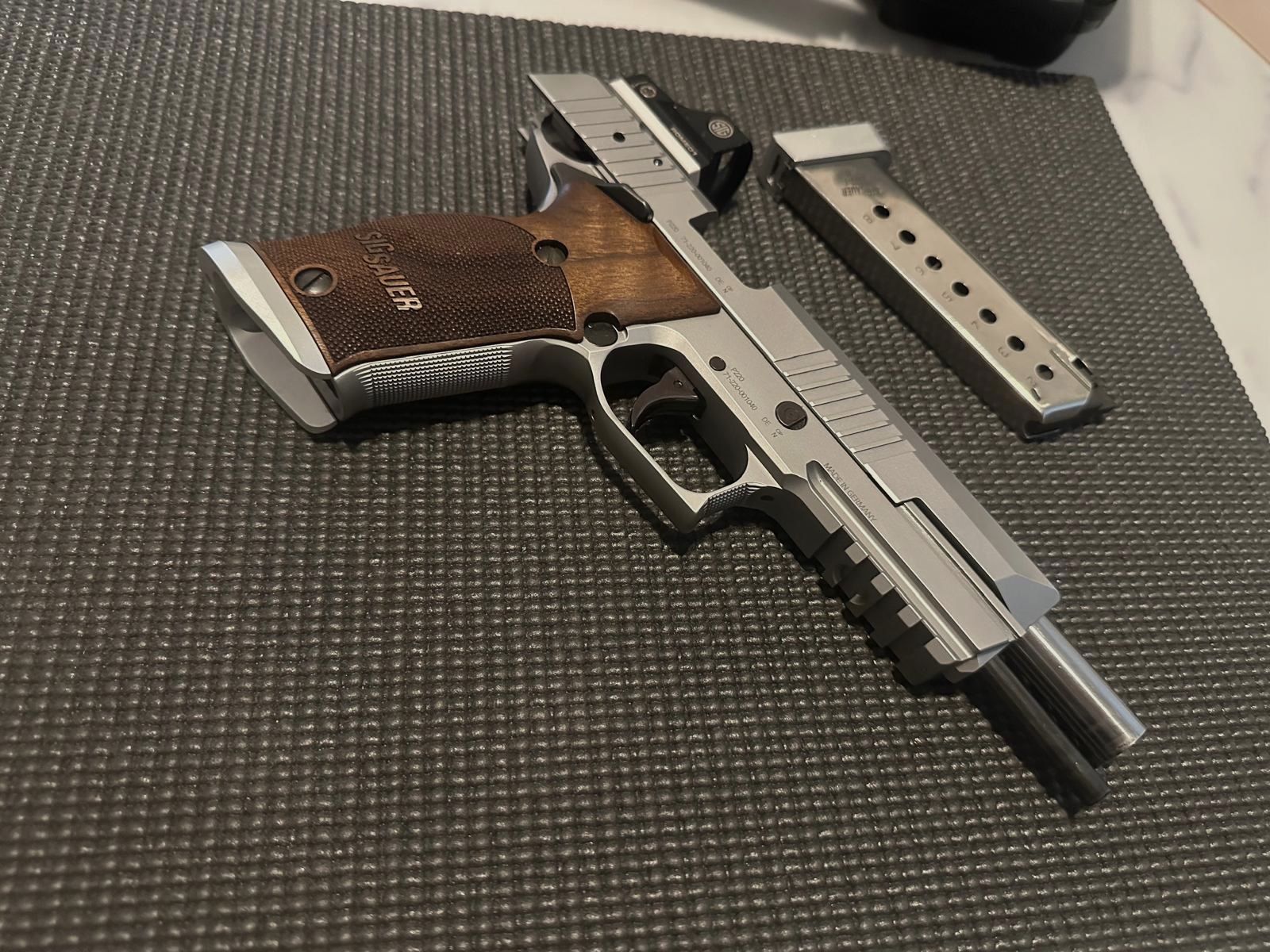 Sig Sauer  X-Six 45 Acp und WS 9mm