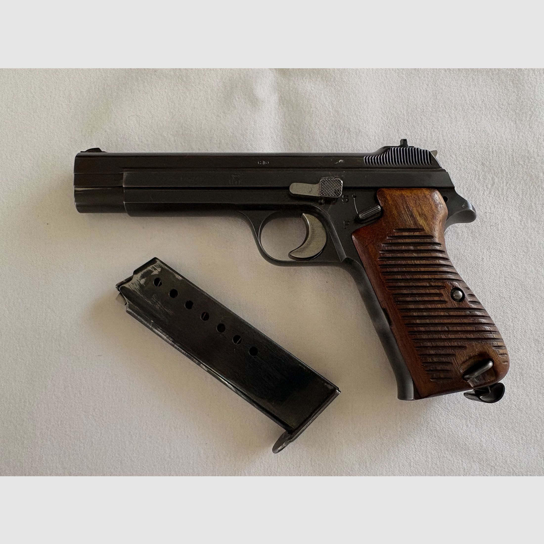 Sig P210 / M49 HTK, afbeelding 1 van 4