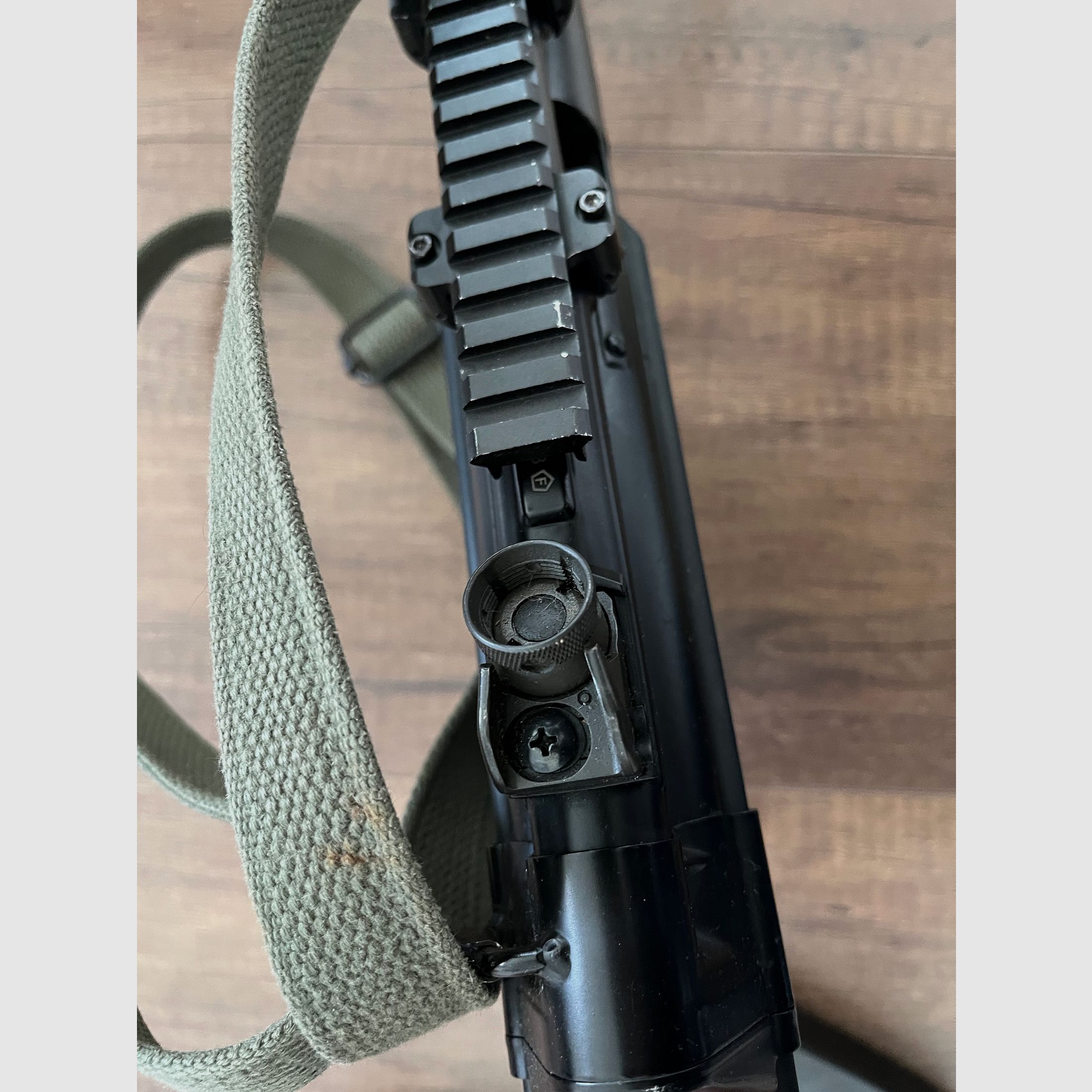 VFC MP5 GBB Airsoft + magazine and accessories