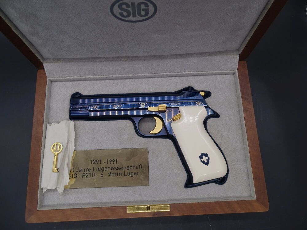 SIG P210 Helvetica UNGESCHOSSEN P210 Helvetica