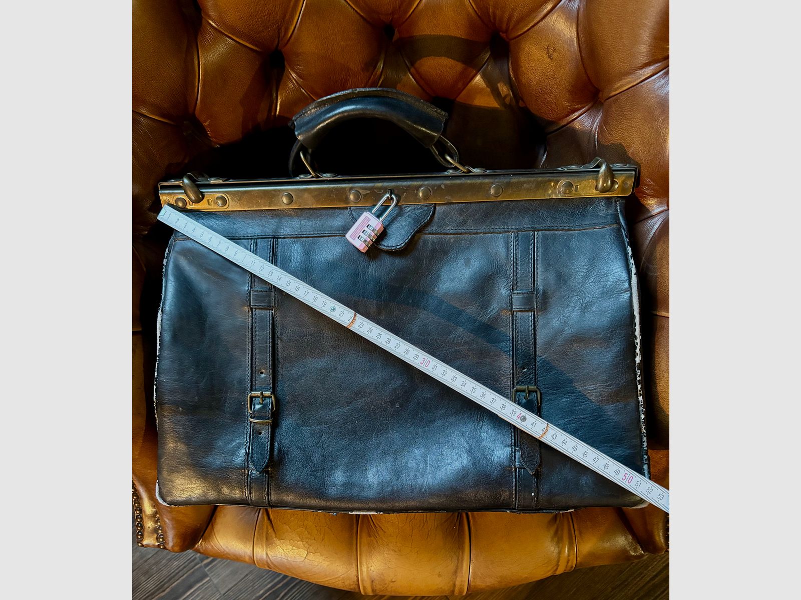 Old DOCTOR BAG for the ambitious revolver and pistol shooter