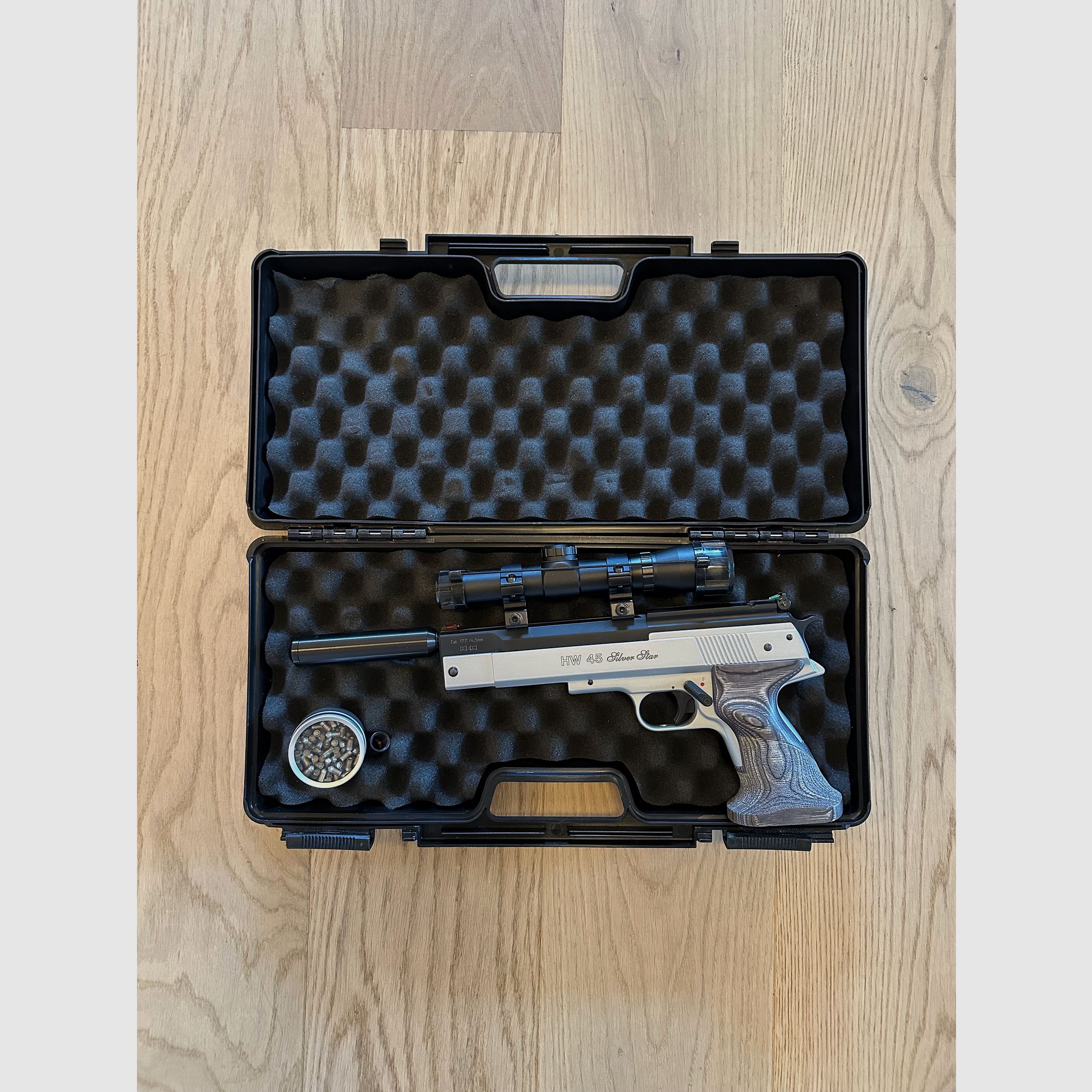 Weihrauch HW45 mit Zielfernrohr (2x20), Schalldämpfer und Koffer