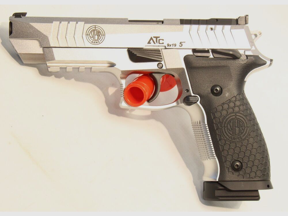 Steyr ATC, image 1 of 2