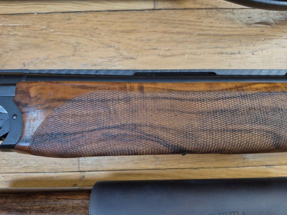 Sehr schönes Beretta 692 « Black Edition » - Über-unterlauf mit 76 cm Lauf - Kal. 12/70 - Mit Beretta-Koffer und zahlreichen Zubehör - Ausgezeichneter Zustand, fast wie neu! - TBE ++, Bild 29 von 46