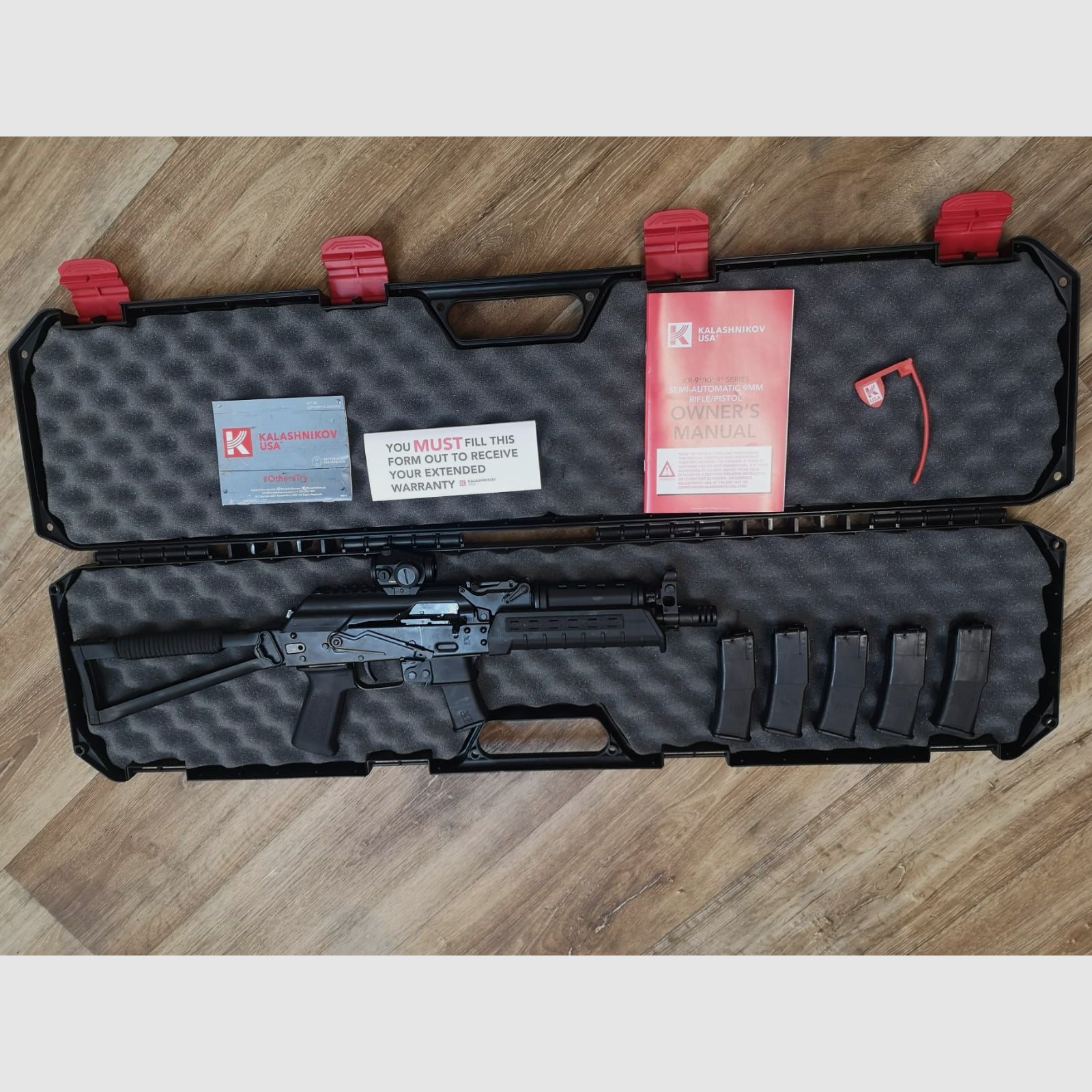 Kalaschnikov USA - KR-9 SBR Sport, carabine semi-automatique en calibre 9mm Luger, PCC, avec 6 chargeurs, mallette et certificat BKA, état d'origine - Limité