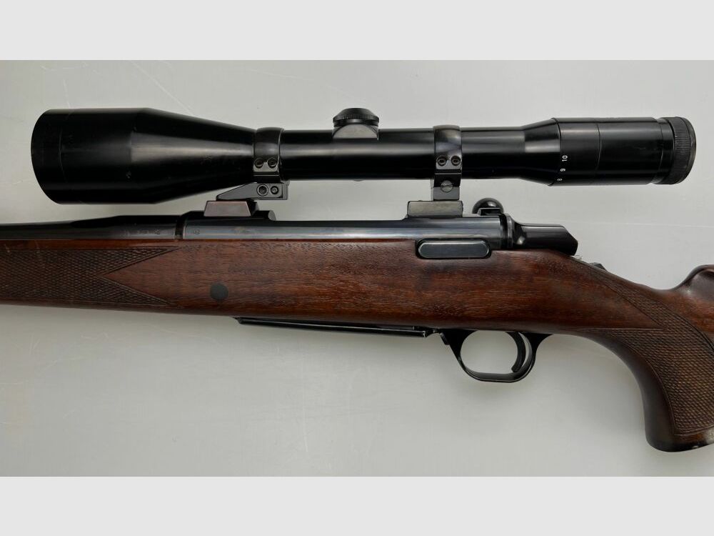 Browning Repetierbüchse