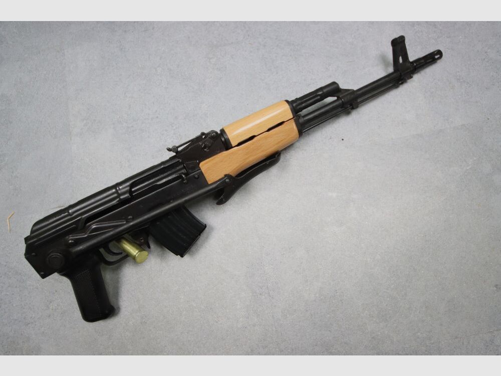 Cugir SA WS1-64 semi-automatic rifle