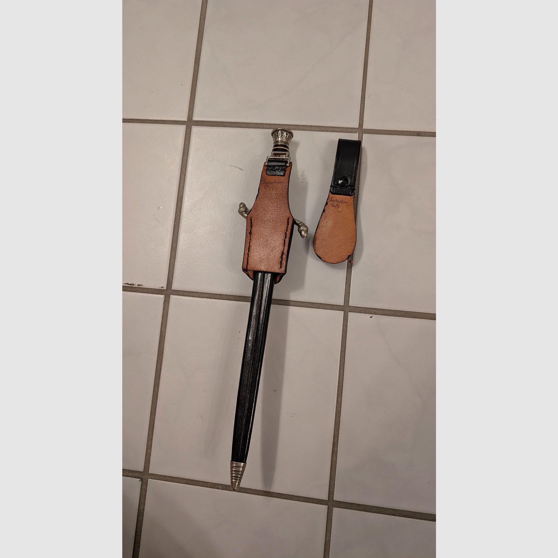 Traditional stag knife / hunting dagger from Solingen – stag horn handle & leather sheath