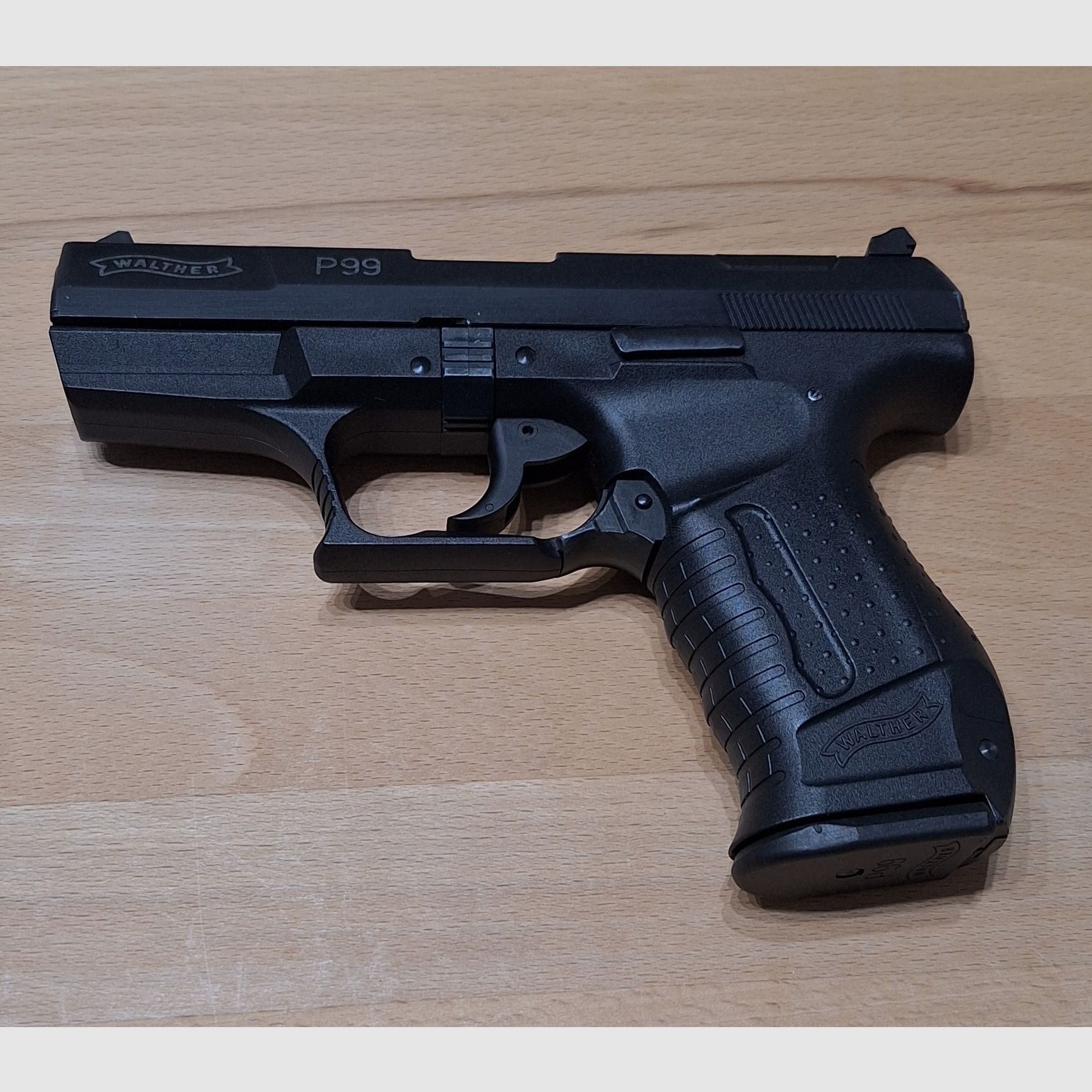 Walther P99 Schreckschuss PAK 9mm + 2 Magazine