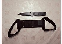 Cuchillo arrojadizo de acero con funda
