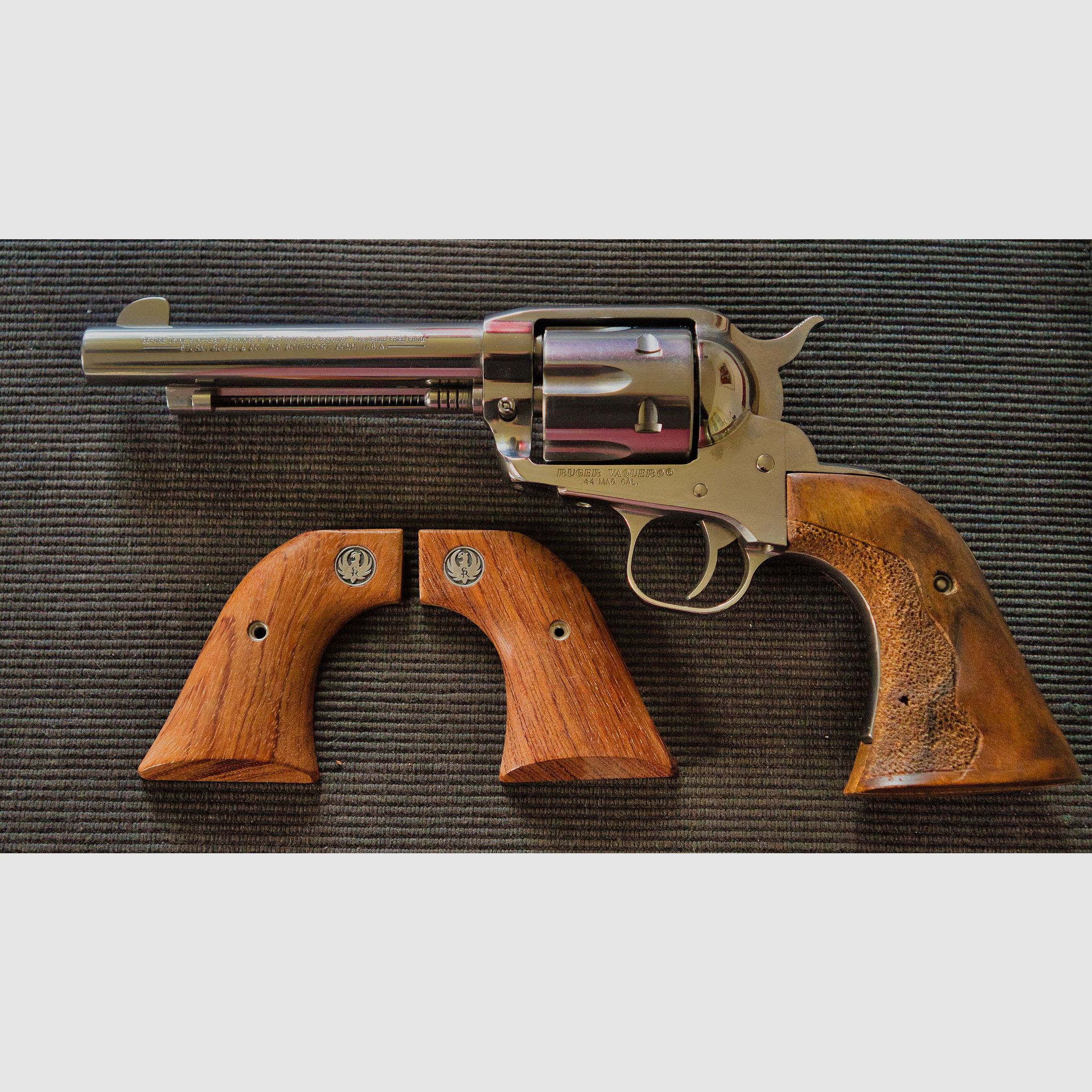 Ruger Vaquero Stainless .44 Mag. in Showroom Condition