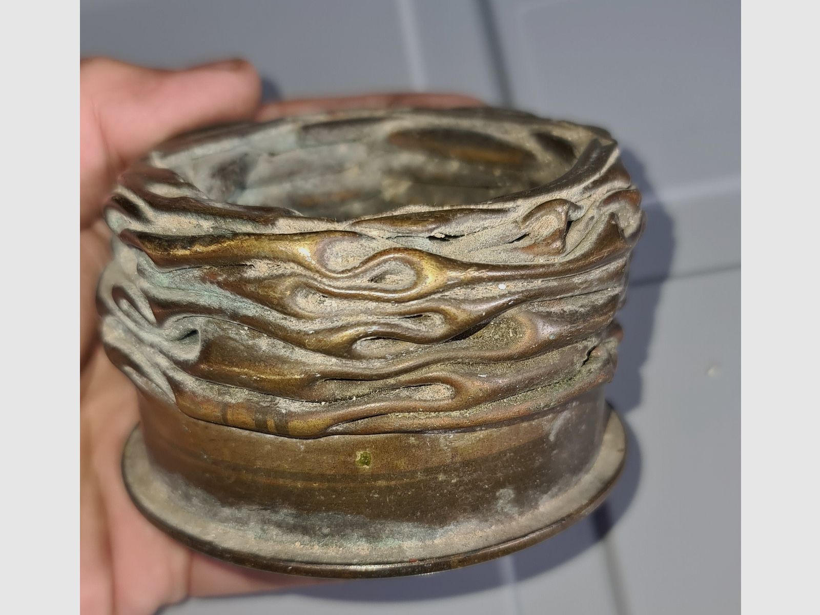 SEVERAL DECORATIVE ITEMS FROM THE WEHRMACHT ERA 1939 - 1945 / ASHTRAY, MEDAL, LAPEL PIN, PIN, STAMPING IRON, STAMP, GRENADE, SHELL, FLACK, SHELL, CARTRIDGE, SS, HJ, SA, WAR, METAL,