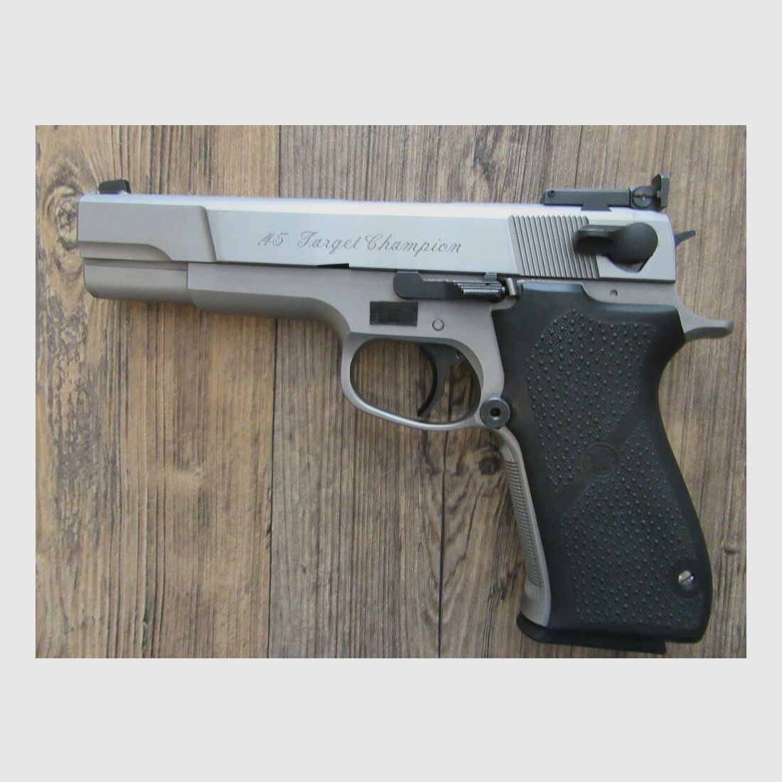 Smith & Wesson 1911 Target Champion Performance Center, immagine 2 di 6