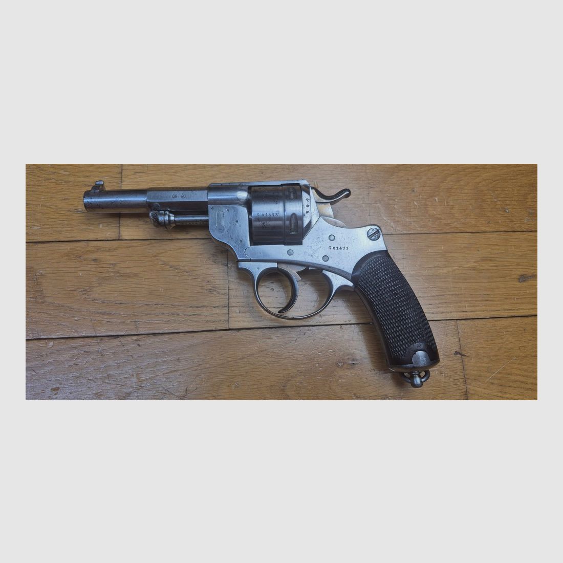 Bon revolver réglementaire Modèle 1873 – calibre 11mm73 – intégralement mono matricule – Encore du jaune paille – MAS en 1878 – Bonne mécanique, beau canon et belles chambres – BE, image 1 sur 19