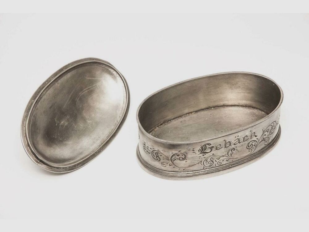 boîte en étain antique bijou de chasse décoration