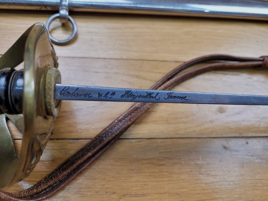 Schöner Säbel des seltenen Modells 1923 – Offizier der Infanterie – Handschlaufe und Transporthülle – Griff, Klinge und Scheide in ausgezeichnetem Zustand – TBE+, Bild 8 von 16