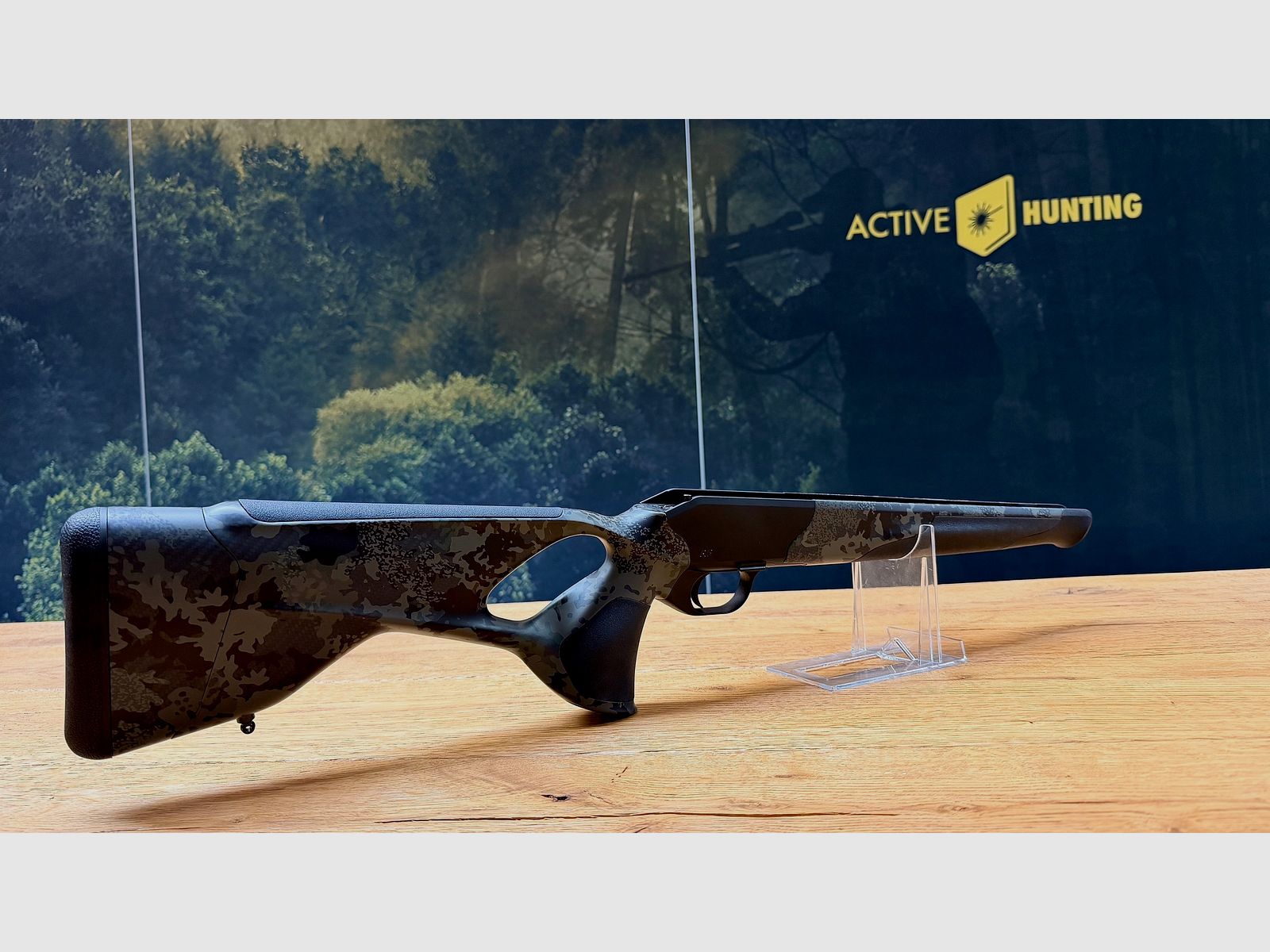 Blaser R8 Ultimate Carbon Huntec Camo housing / logo black / semi weight