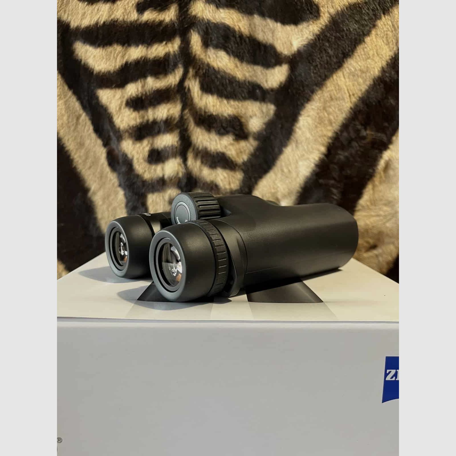 ZEISS Conquest HDX 10X42 Fernglas, Bild 5 von 8