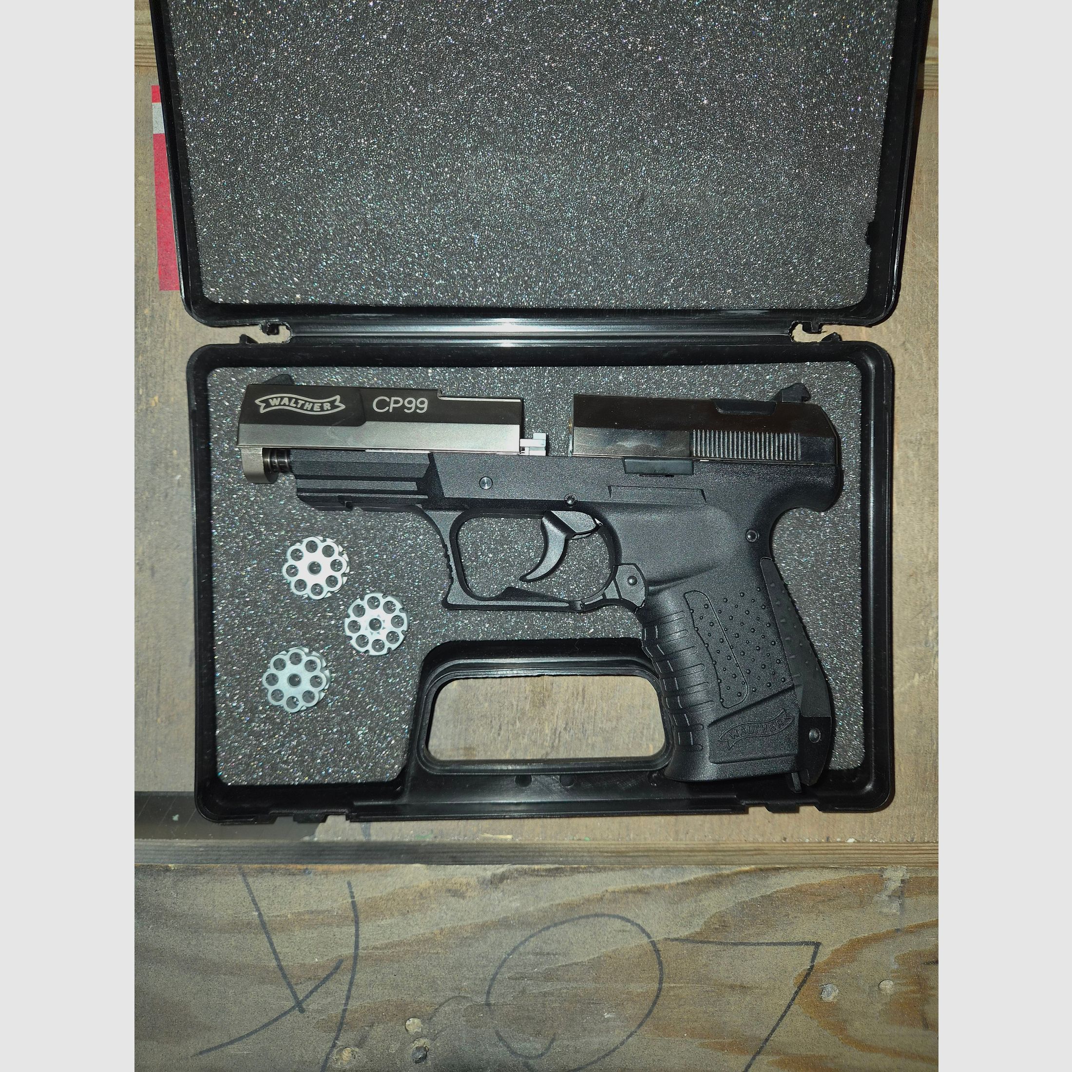 Walther CP99 Bicolor 4.5mm CO2 air pistol