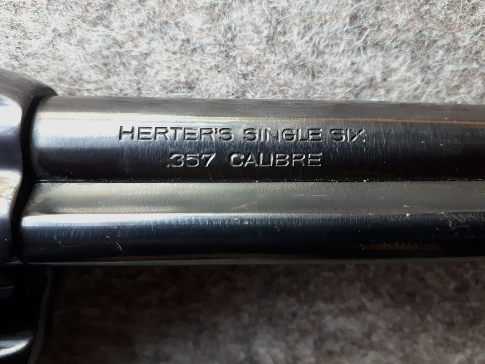 SAA Rewolwer w całości stalowy w kalibrze .357 Mag.