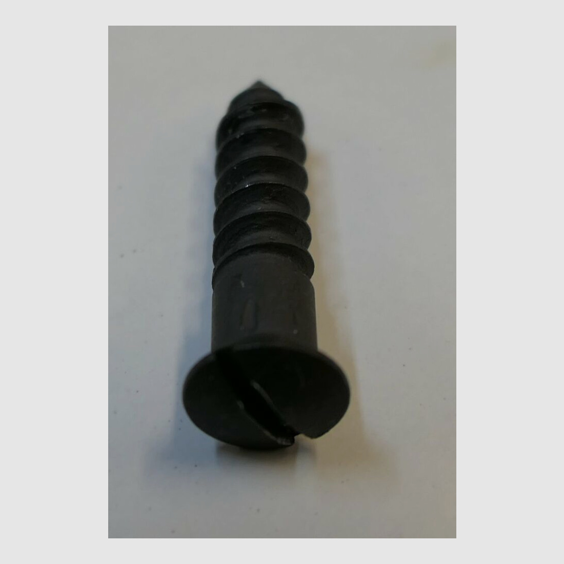 DDR VEB Devices & Tool Construction Wiesa original DDR NVA AK 47 screw for butt cap [69] unused, new for AK47, 7.62x39