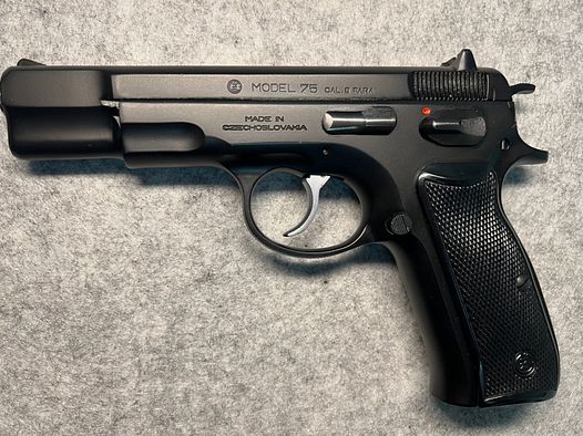 Brünner CZ 75, 9mm, top