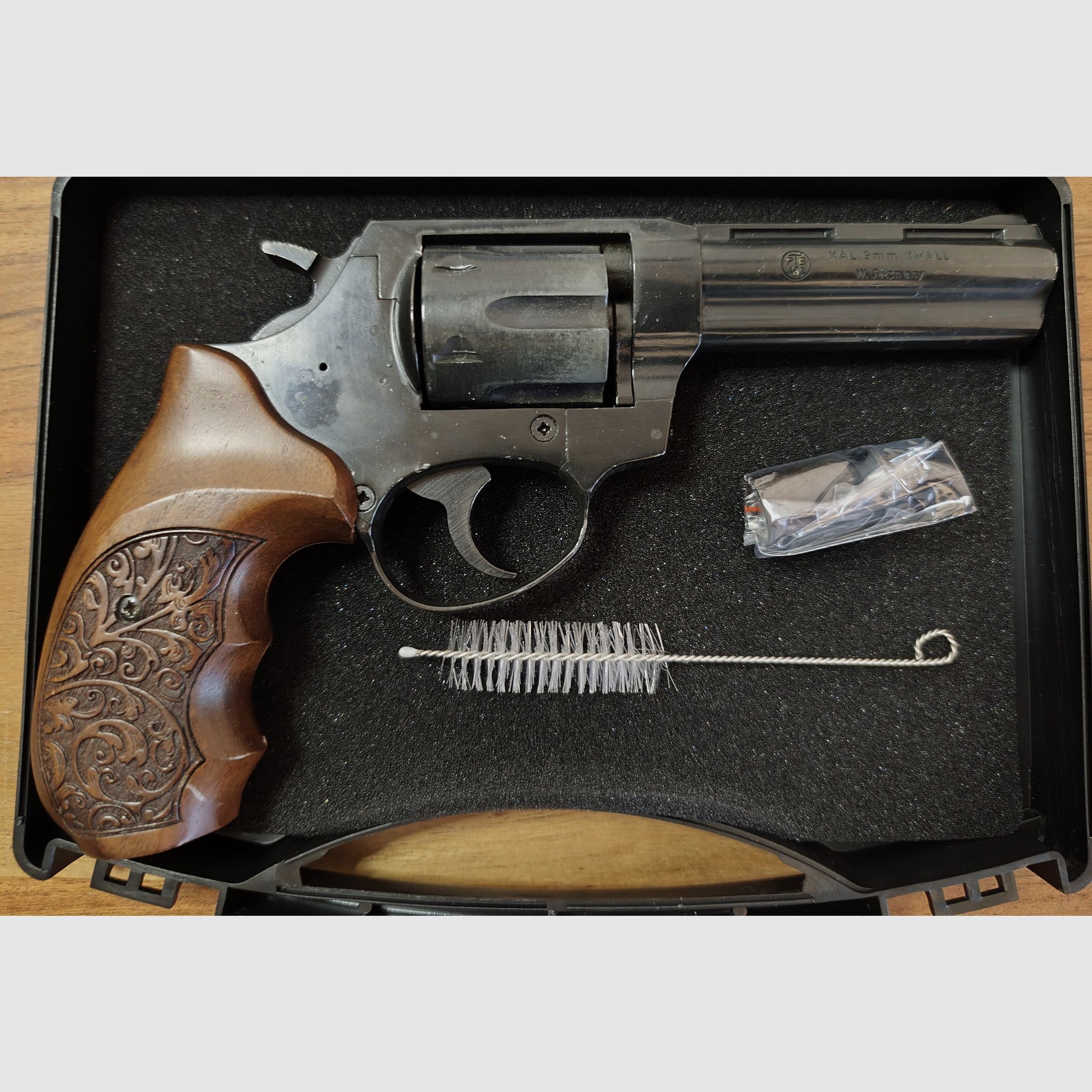 Röhm RG 99 nera vecchia PTB 452 del 1994 + munizioni ed effetti pirotecnici