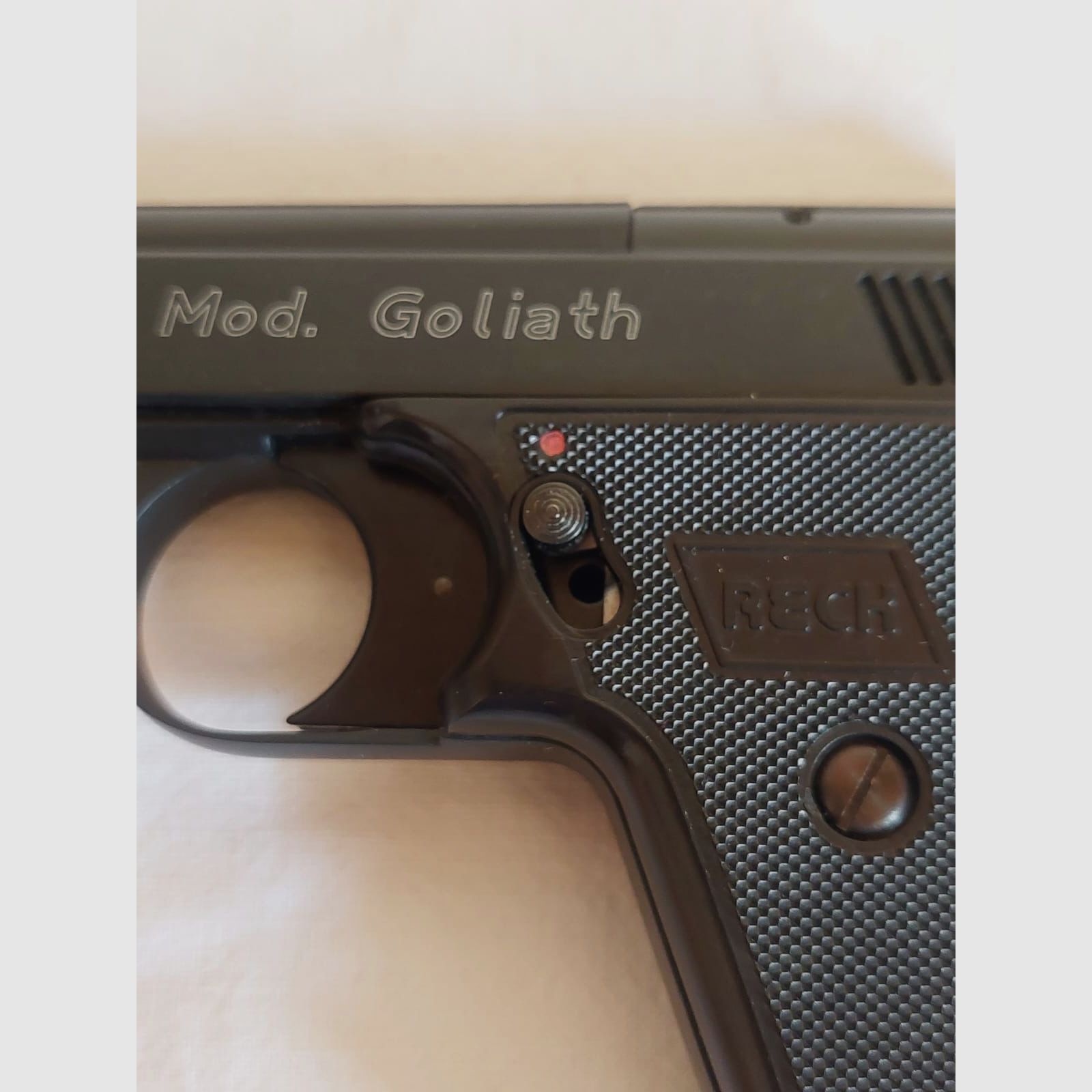 Reck Mod. Goliath mit Zubehör + 2 Ersatzmagazine 