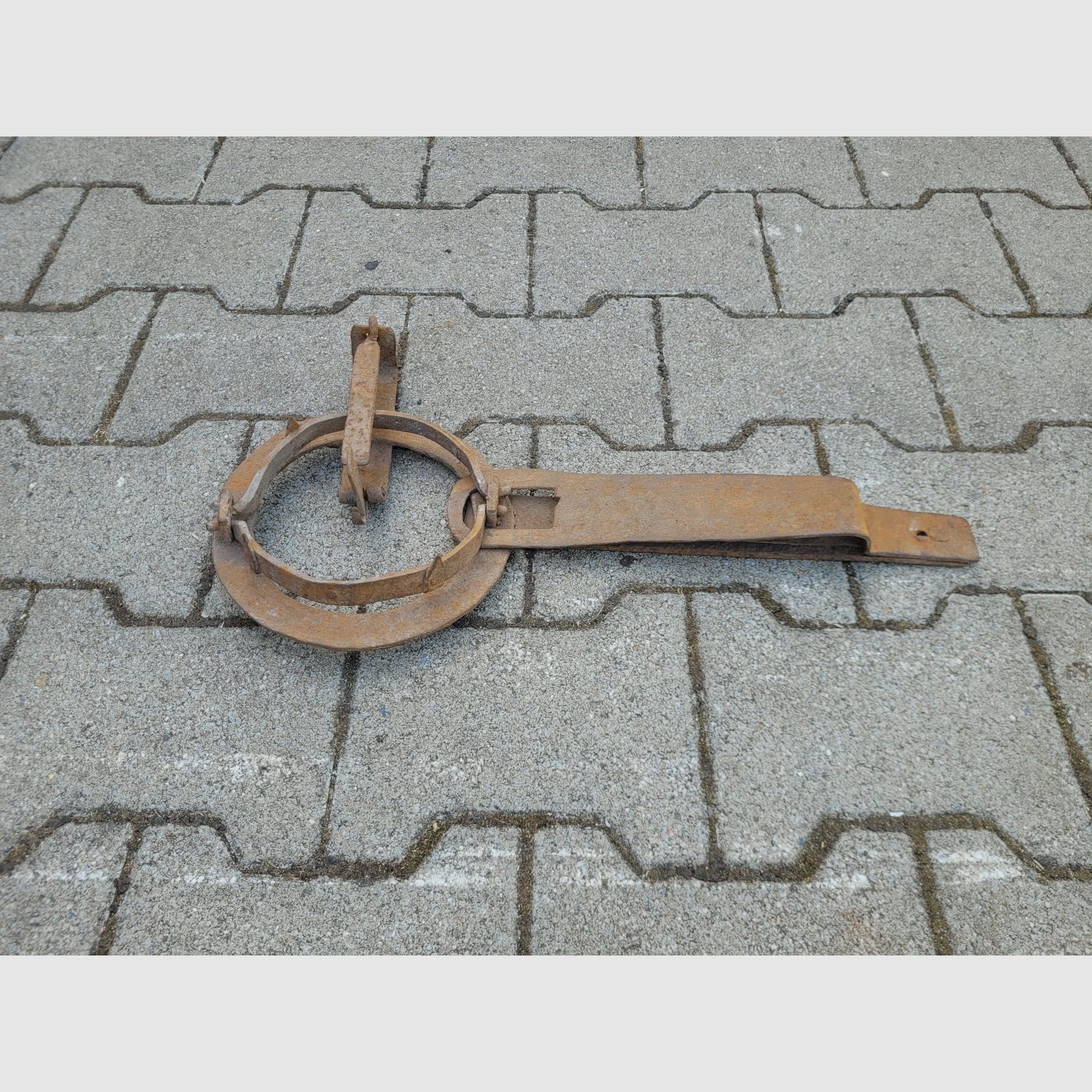 Fangeisen Dekoration ca. 15cm Durchmesser und ca. 46cm Gesamtlänge, kleines Fangeisen für Sammler