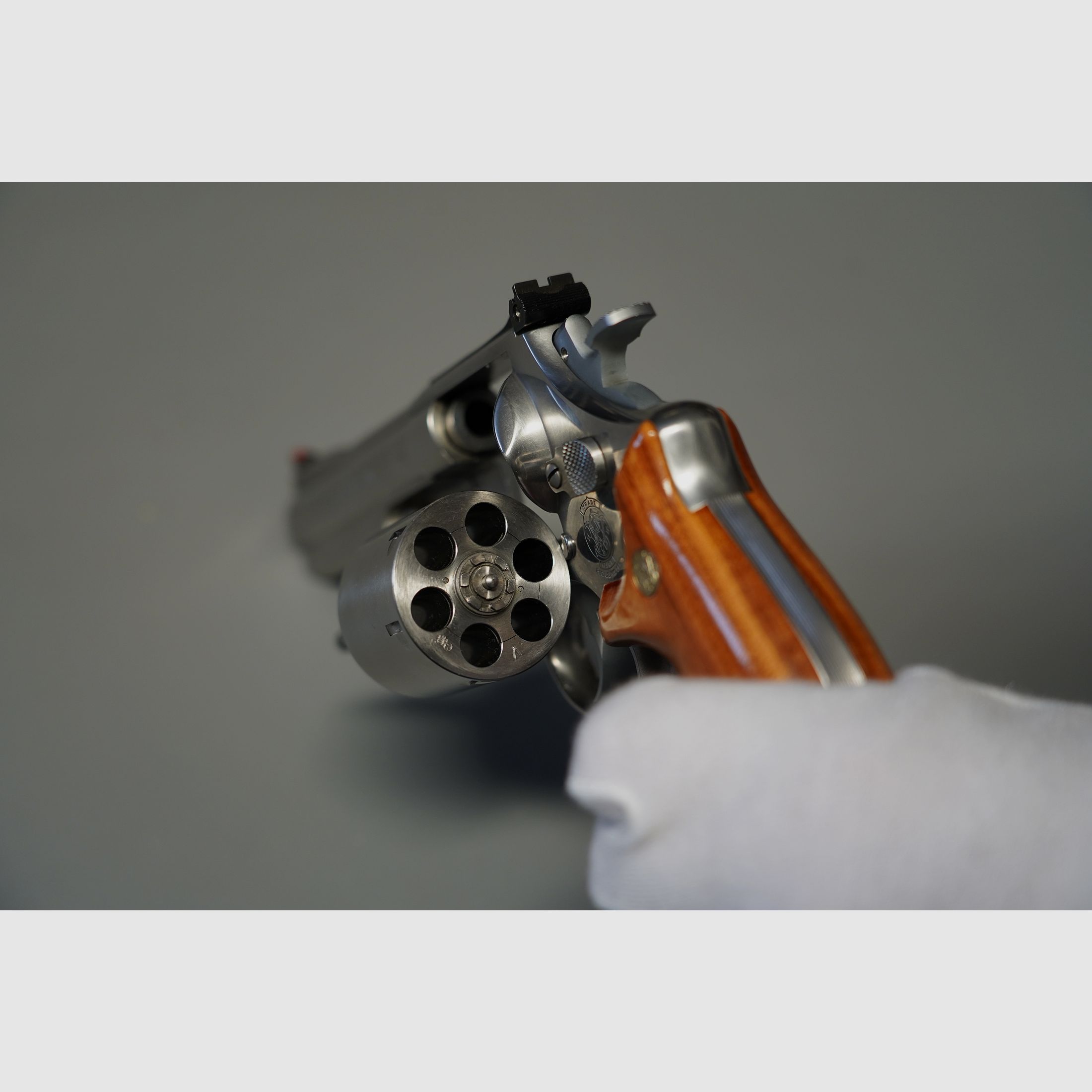 Smith & Wesson Model 627-0, kal. 357 Mag., w doskonałym stanie,