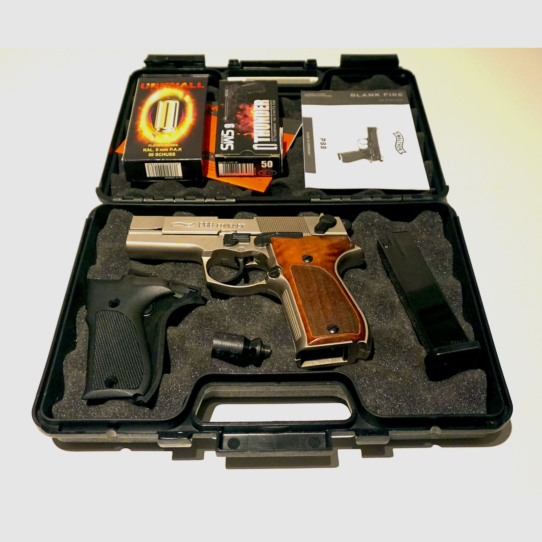 Walther P88 Compact von Umarex Nickel-Holz, Kaliber 9 mm P.A. inkl. 125 Stück Patronen