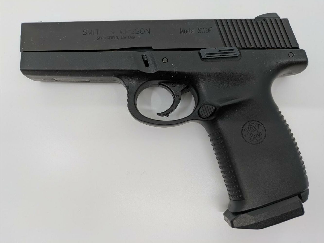 S&W SW9F