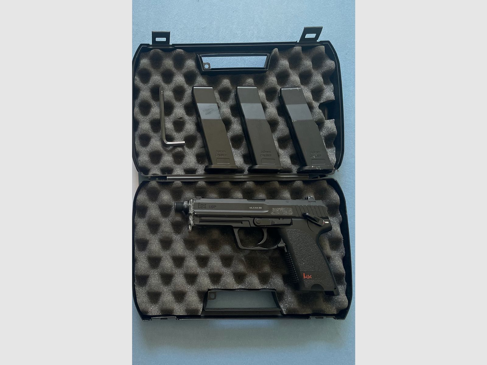 Umarex H&K USP CO2 NBB (+ 3 Magazine und Koffer)