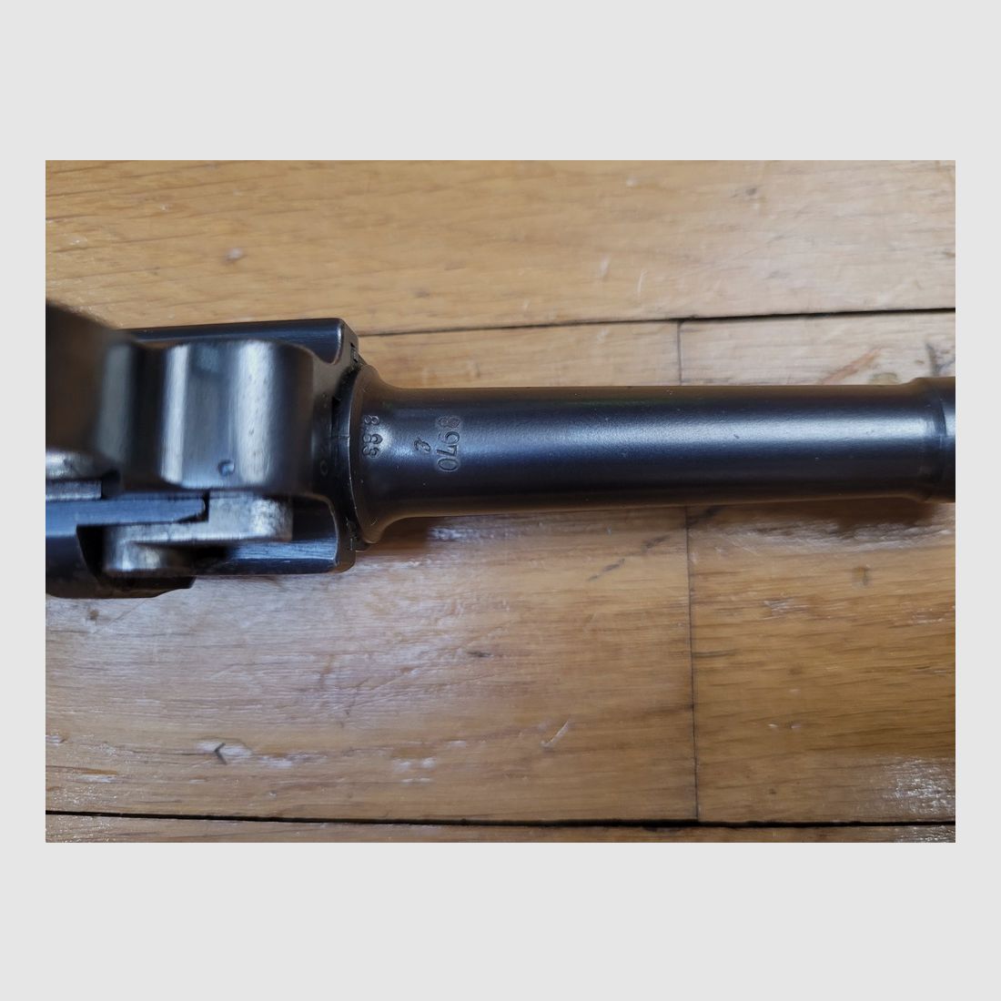 Dobry pistolet Luger P08 – DMW z 1916 roku – Mono numer seryjny – 100% 14-18 – Dobry magazynek z drewnianym dnem – Lufa z dobrymi bruzdami – Broń do czyszczenia zarówno do strzelania, jak i do kolekcji – EM w ogólnym stanie, zdjęcie 10 z 21