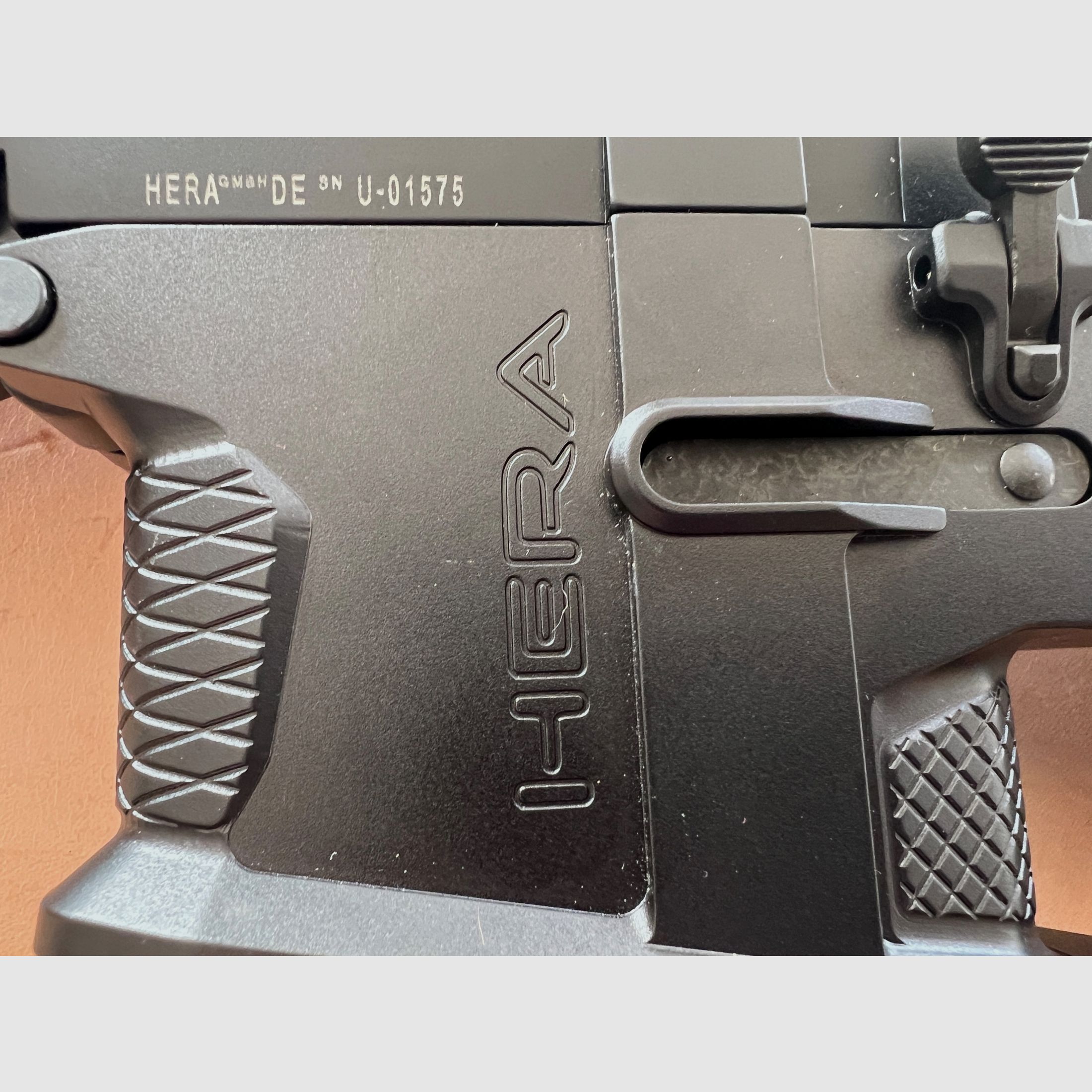 Hera Arms AR15 mit Glas und Zubehör