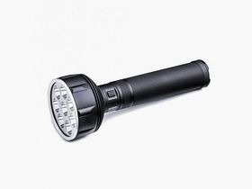 Nextorch Saint Torch 31 lampe de poche LED 20000 lumens