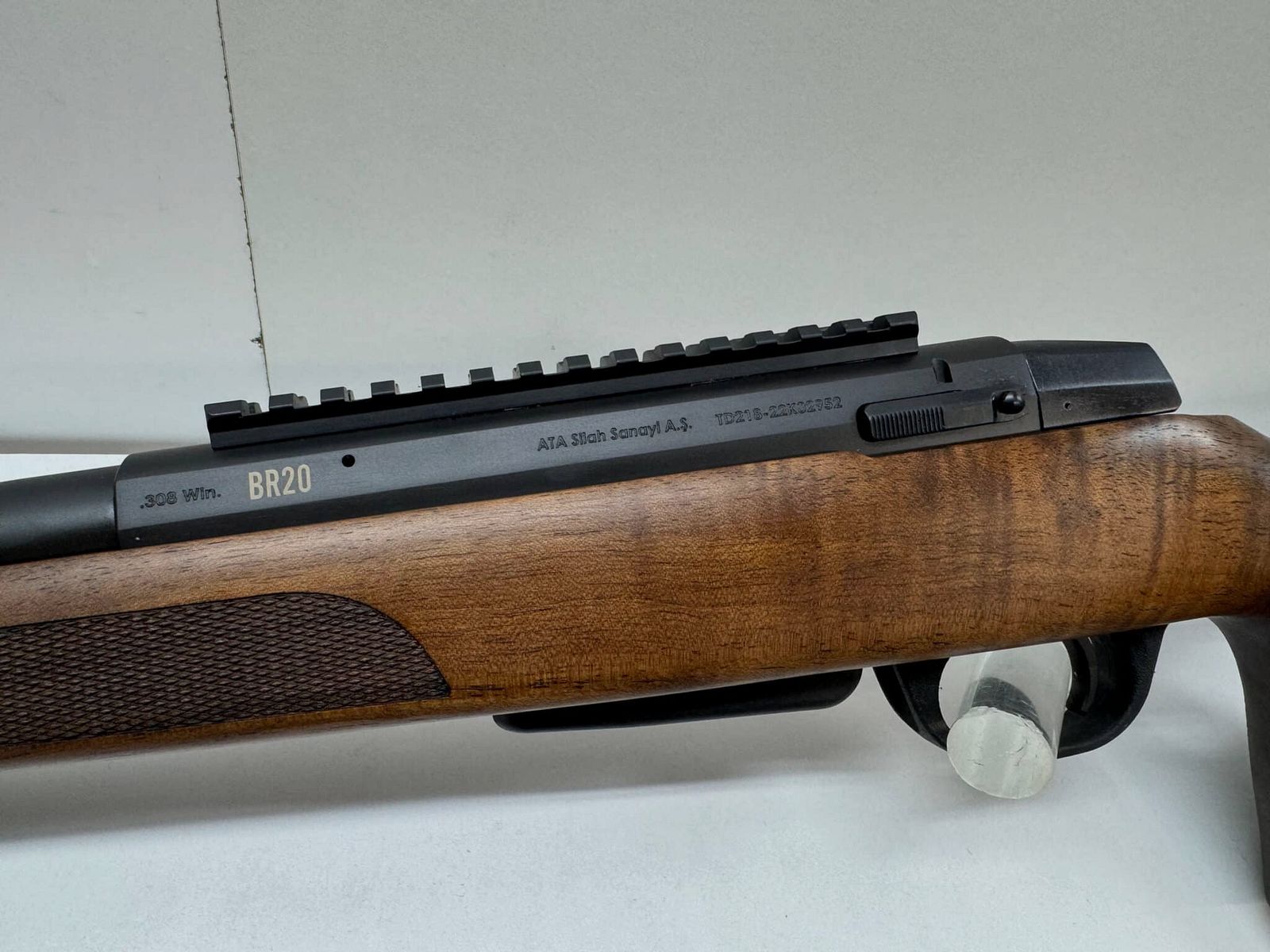 Brenner BR20 mango perforado