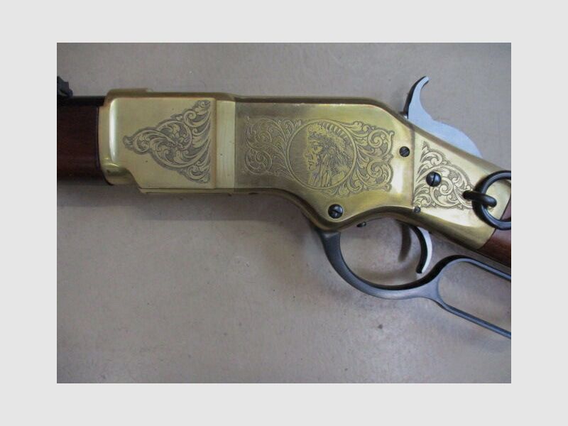 Karabinek z dźwignią Hege-Uberti Mod. 66 Yellow Boy z grawerunkiem 66