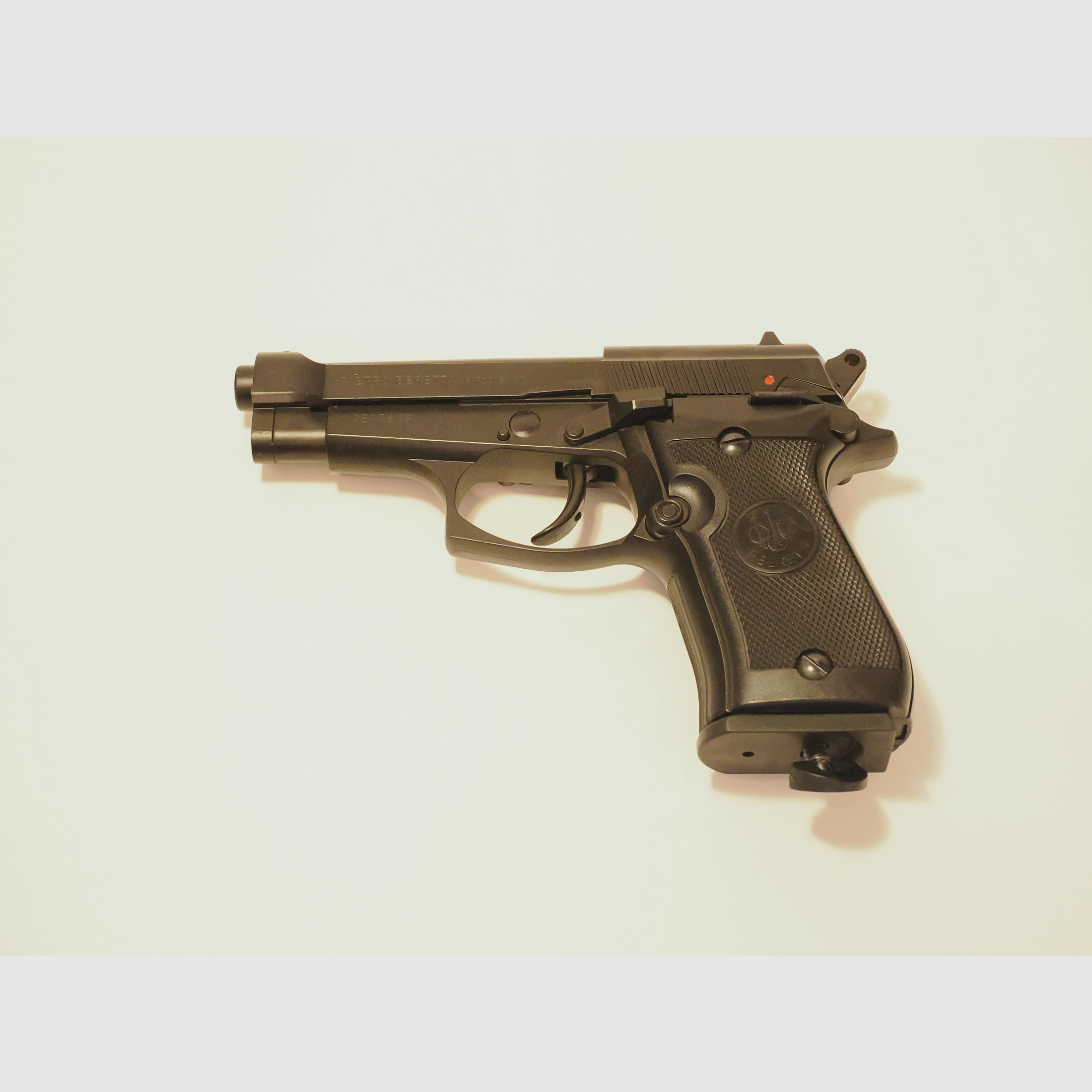 CO2-Pistole / Luftpistole Beretta 84 FS Kaliber 4,5mm BB