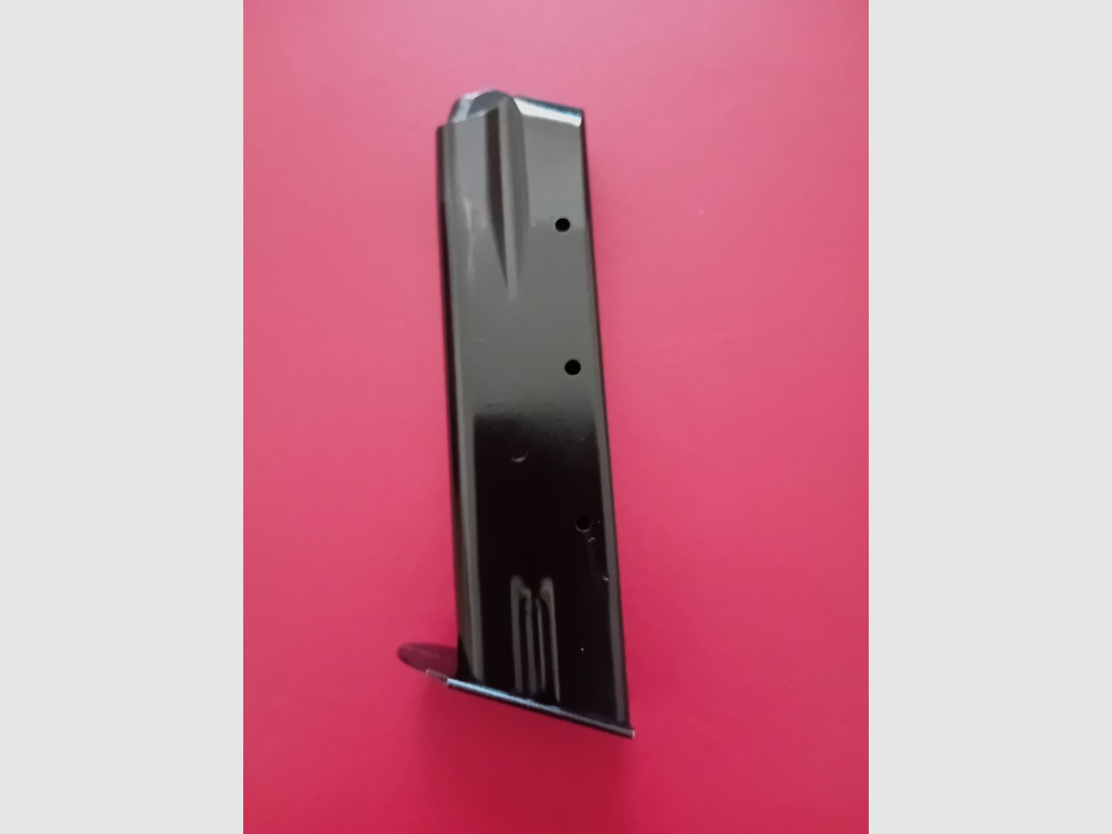 Magazine pistol 9 x 19 mm