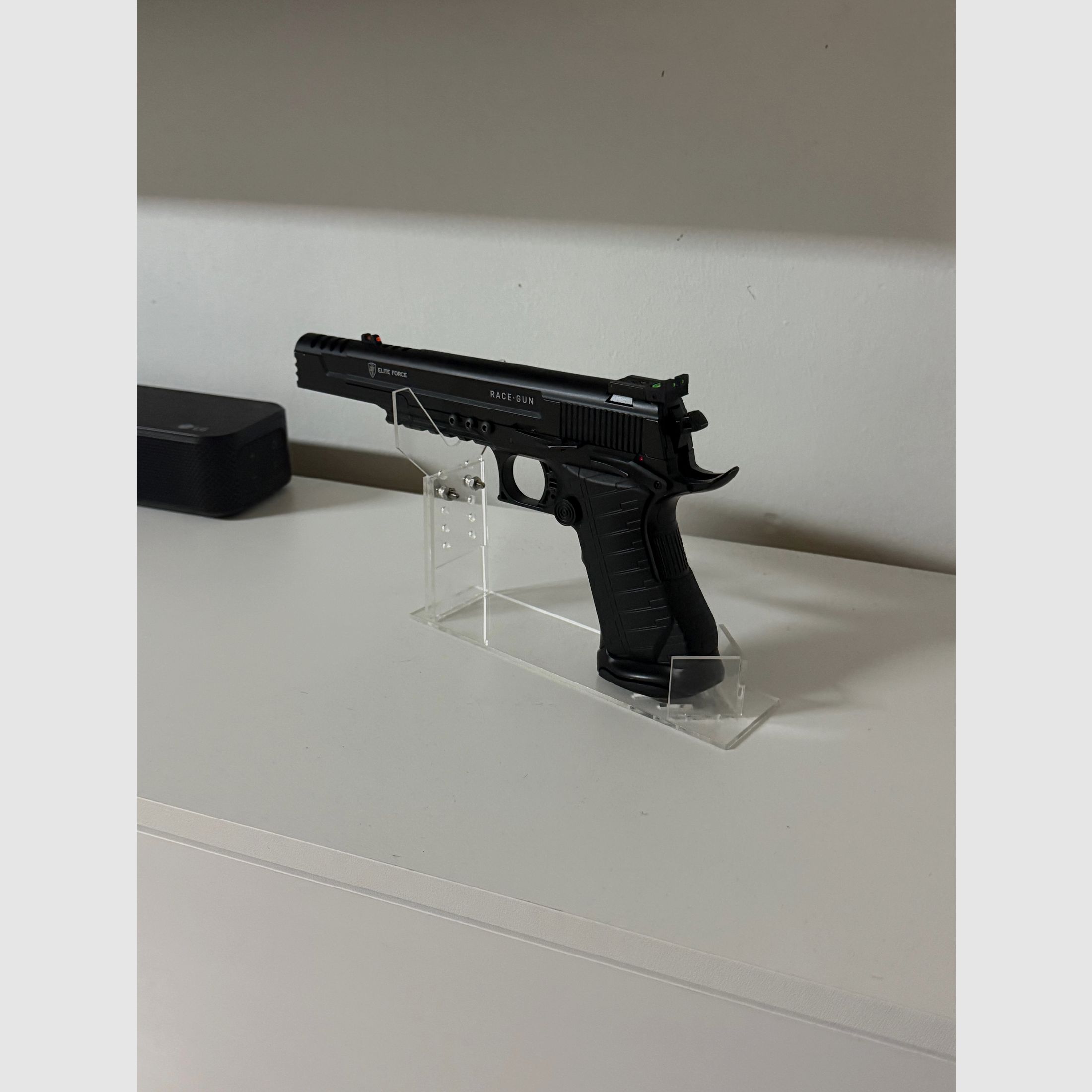 Elite Force Race Gun Vollmetall Softair- Co2-Pistole Kaliber 6mm BB Blowback