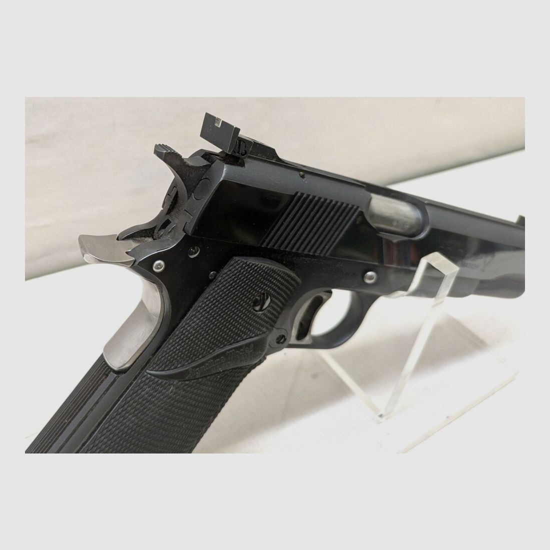 Colt Gold Cup MK IV mit WS 22lr