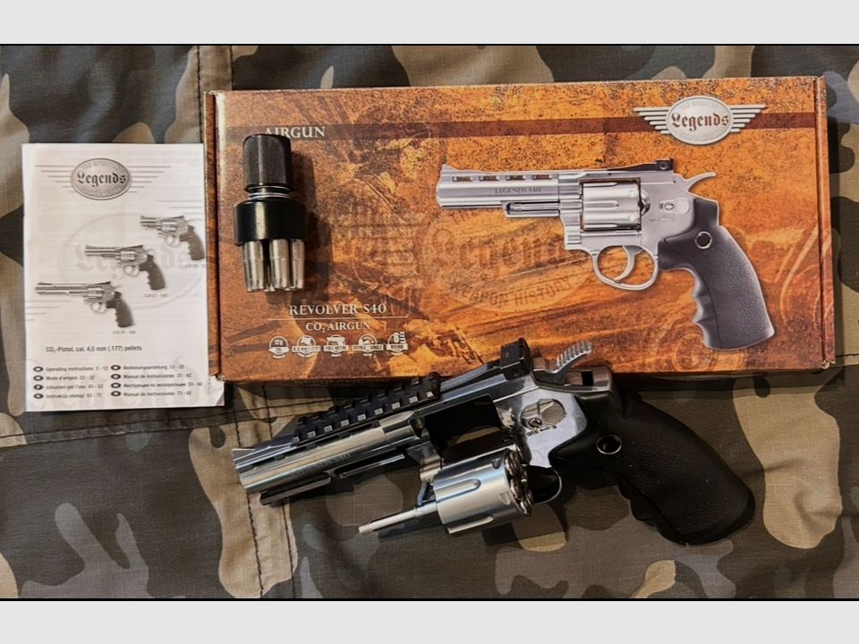 Top Smith & Wesson Clon Legends S40 neuwertig
