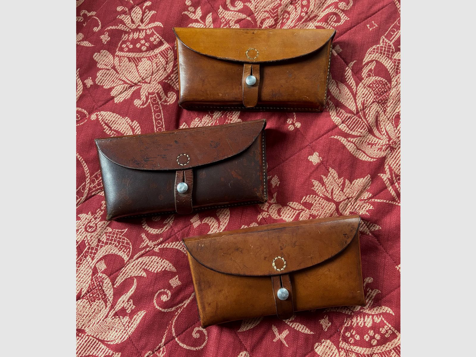 Étui à munitions de l'armée suisse au style safari