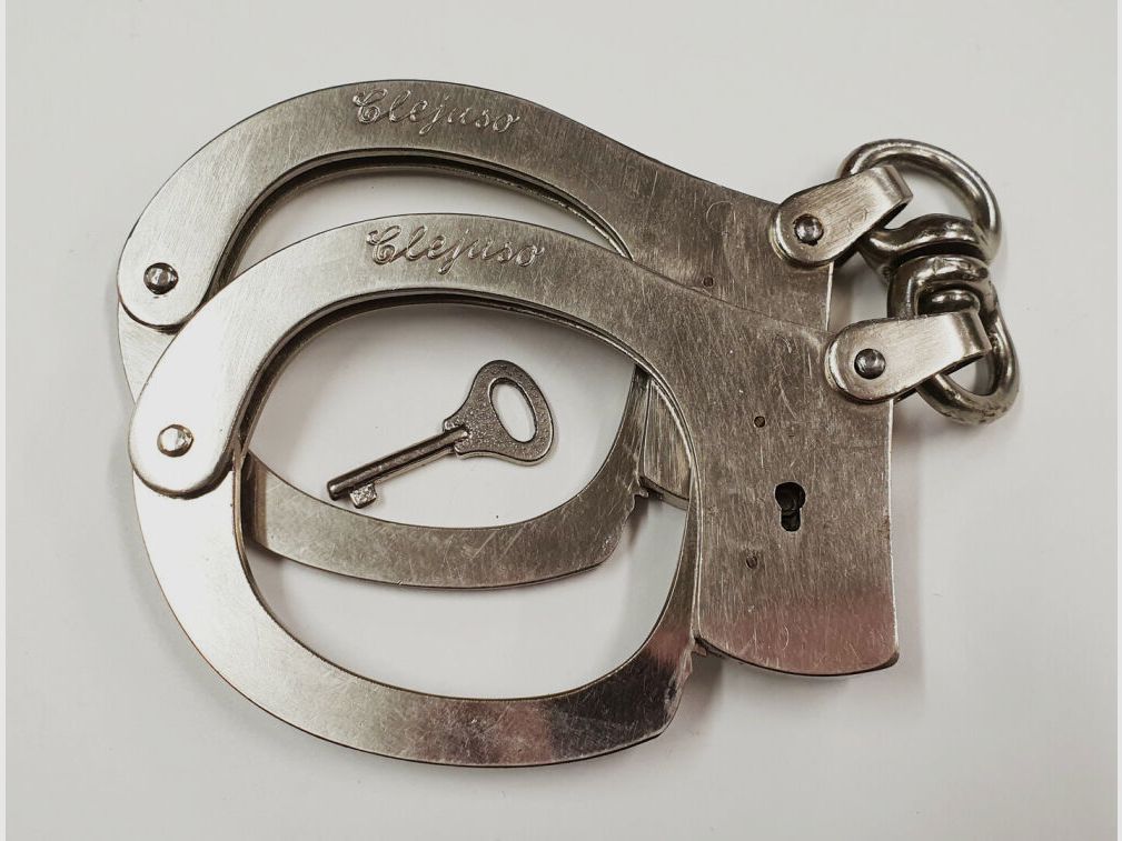 CLEJUSO Clemen & Jung e.K. Handfessel CLEJUSO No. 12 D , steel nickel plated Handschelle, Made in Germany, gebraucht