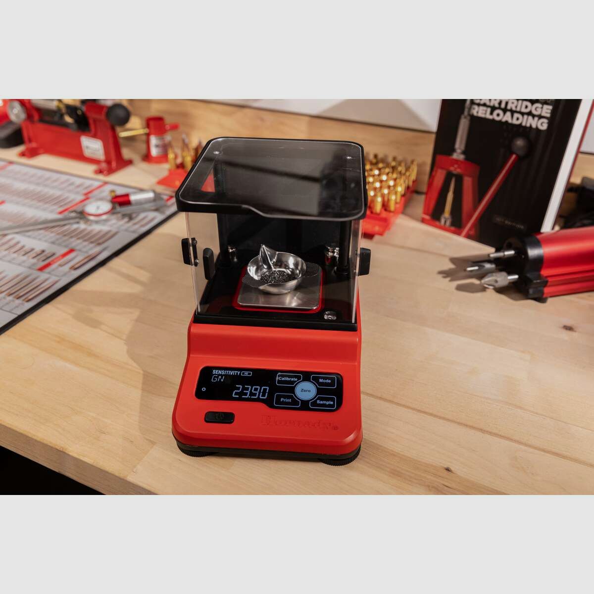 Hornady Precision Lab Scale / Balanza de laboratorio de precisión 220 Volt