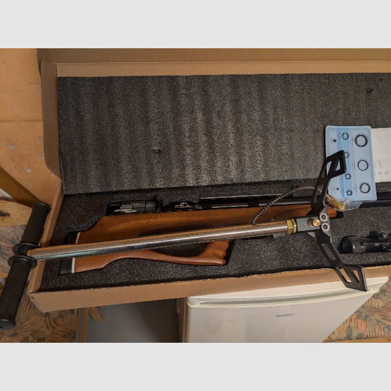 AEA Challenger .50 – Komplettes „Sorglos- Paket“ Zielfernrohr, Pumpe, Export Kit, 3 Maganzinen, Slugs usw..