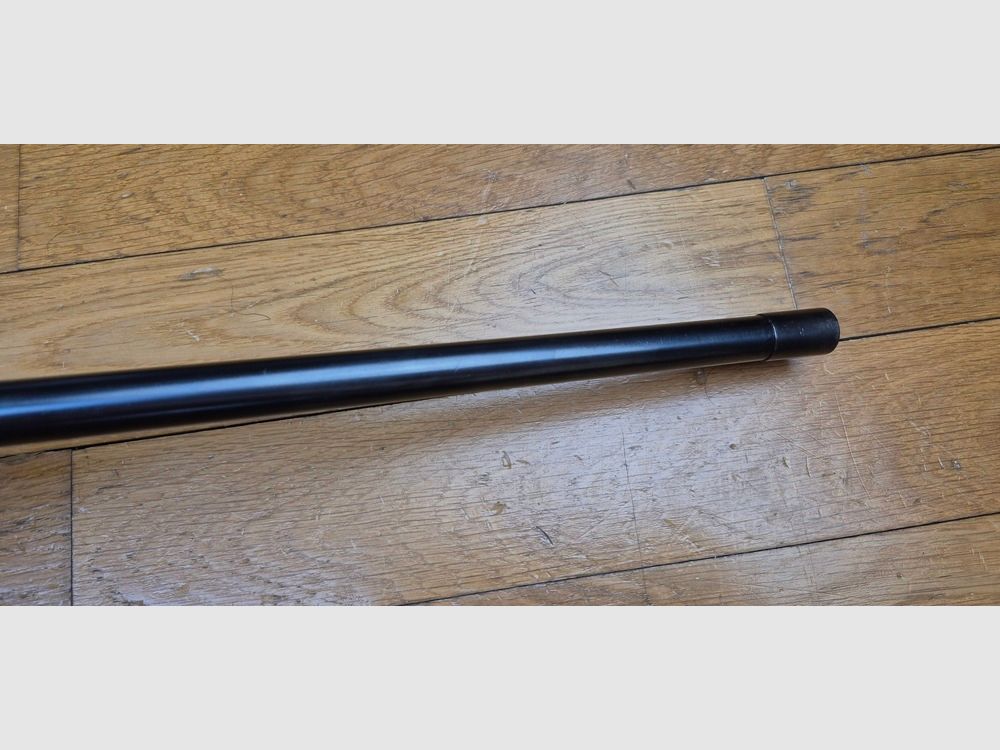 Schöne Steyr Mannlicher Schönauer Büchse — Modell « GK » — Kal. 7×64 — Waffe geprüft 1963 — Deutscher Abzug — Gutes Holz — Vorderschaft repariert und geflickt nach Bruch, aber perfekt stabil — Exzellente Mechanik — Sehr guter Lauf — Stahl-Zielfernrohrmontage — Zeiss Diavari 1.5 – 6 x 42 — TBE außer Flicken, Bild 20 von 43